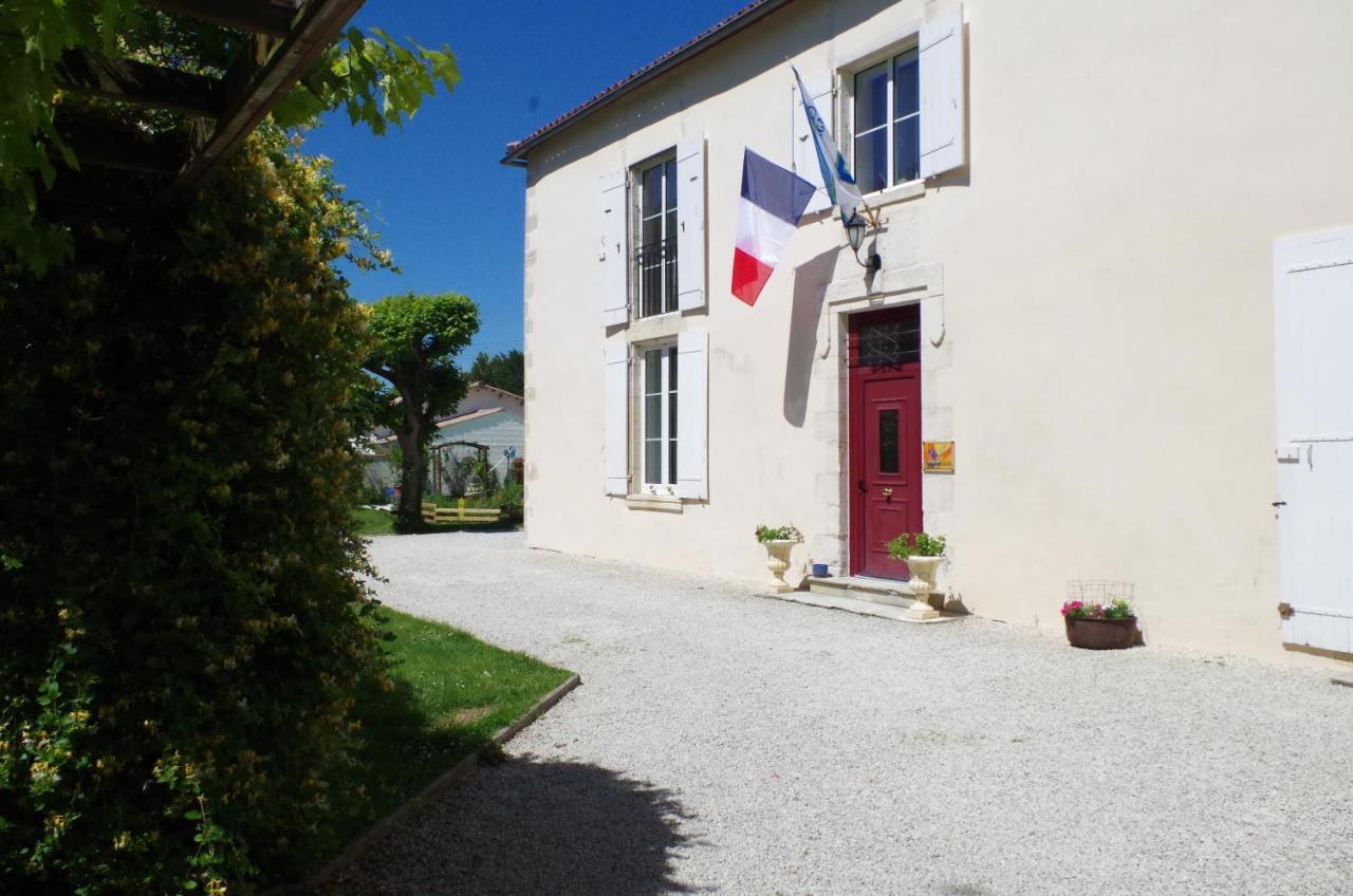 Courcelles  Maison D'Hotes Le Cadran Solaire מראה חיצוני תמונה